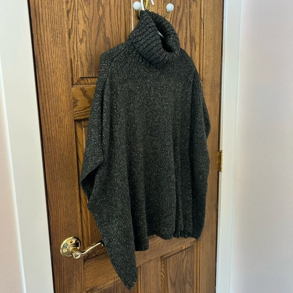 LOFT Dark Green Sparkly Short Sleeve Knit Turtleneck Poncho Sweater Medium NWT - Picture 3 of 8